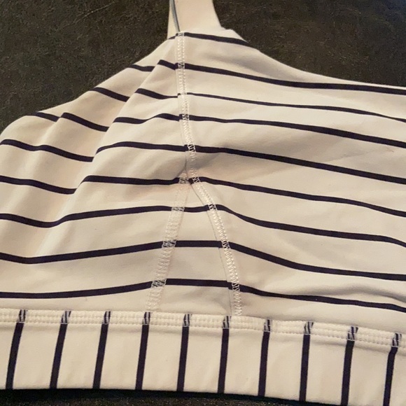 0721 Lululemon - Sports Bra - Picture 4 of 12